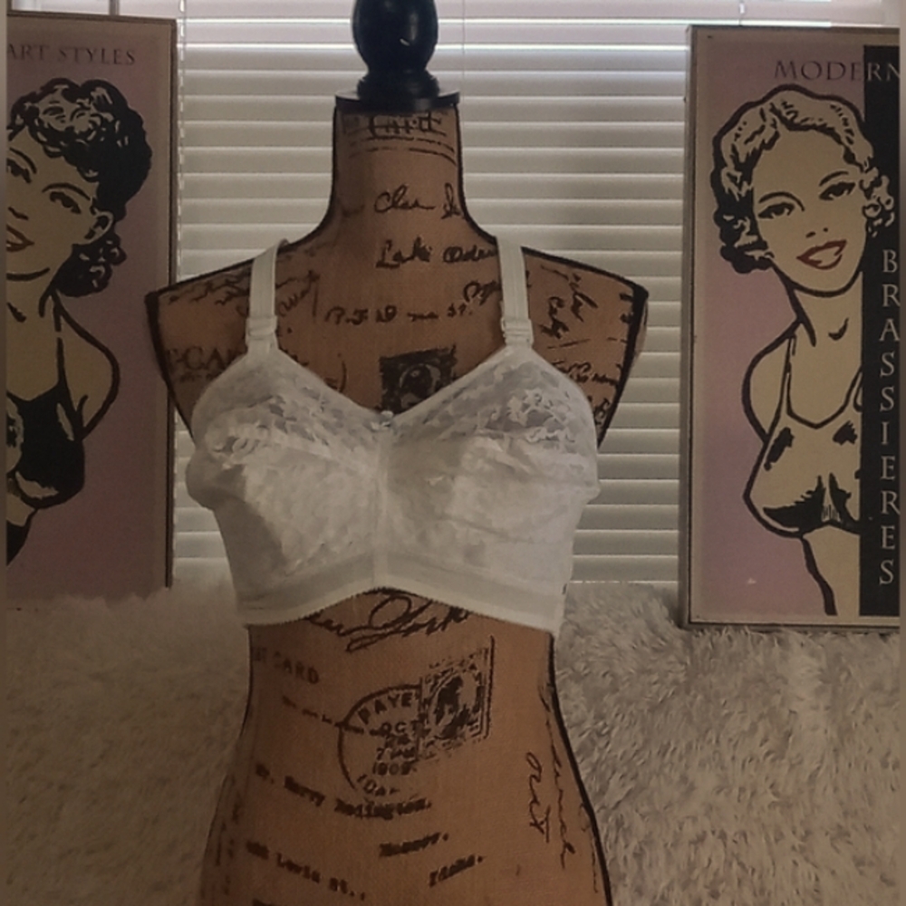 Vintage 1950's 1960's  Pinup Bullet Bra  PennyRich 32 G